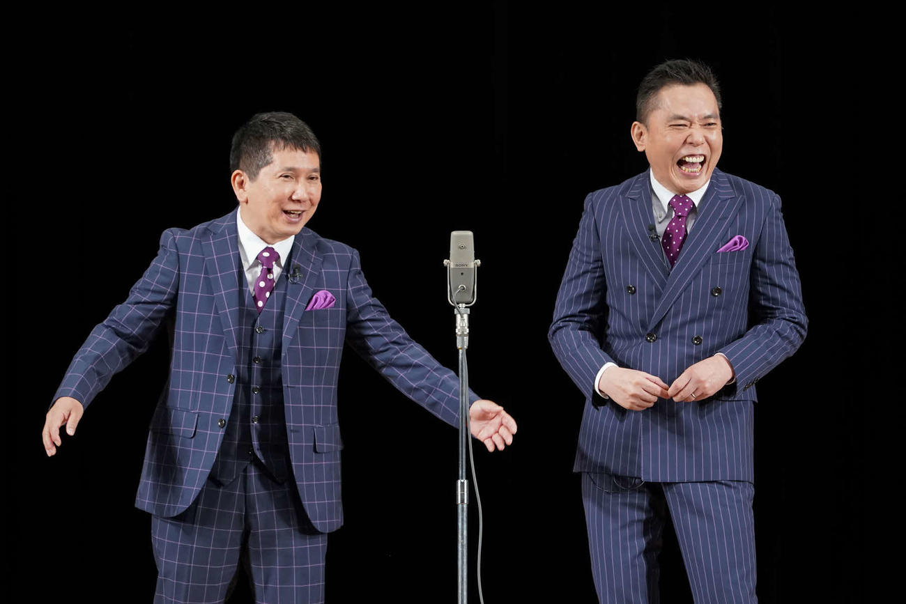 「西川きよしのコツコツ全国ツアー」に出演した爆笑問題の田中裕二（左）、太田光