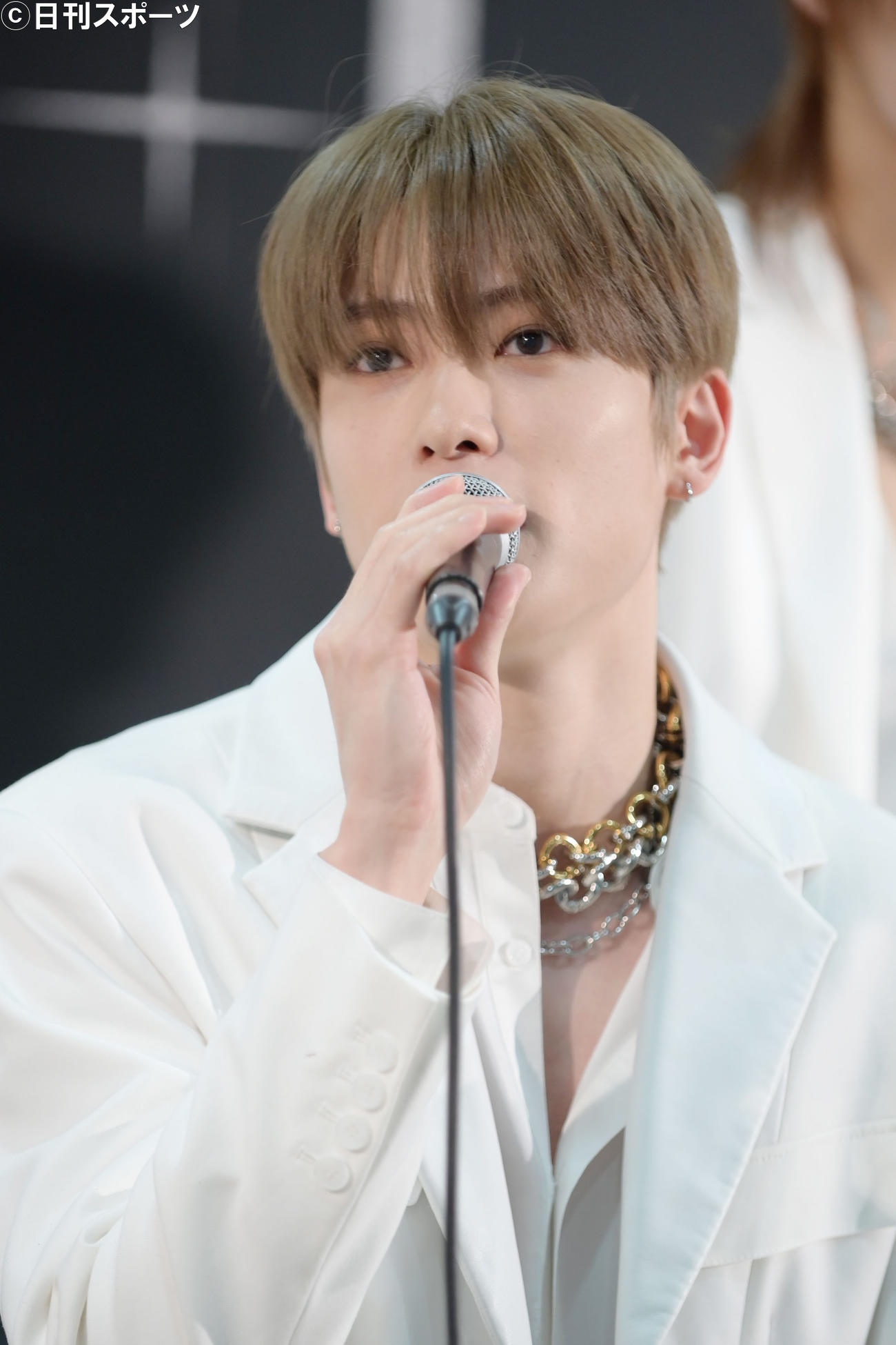 記者会見で抱負を述べるNCT 127のジェヒョン（撮影・滝沢美穂子）