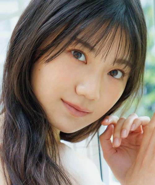 「FLASHスペシャル2022水着総登場号」で初の水着グラビアに挑戦したNGT48藤崎未夢（菊地泰久氏撮影）
