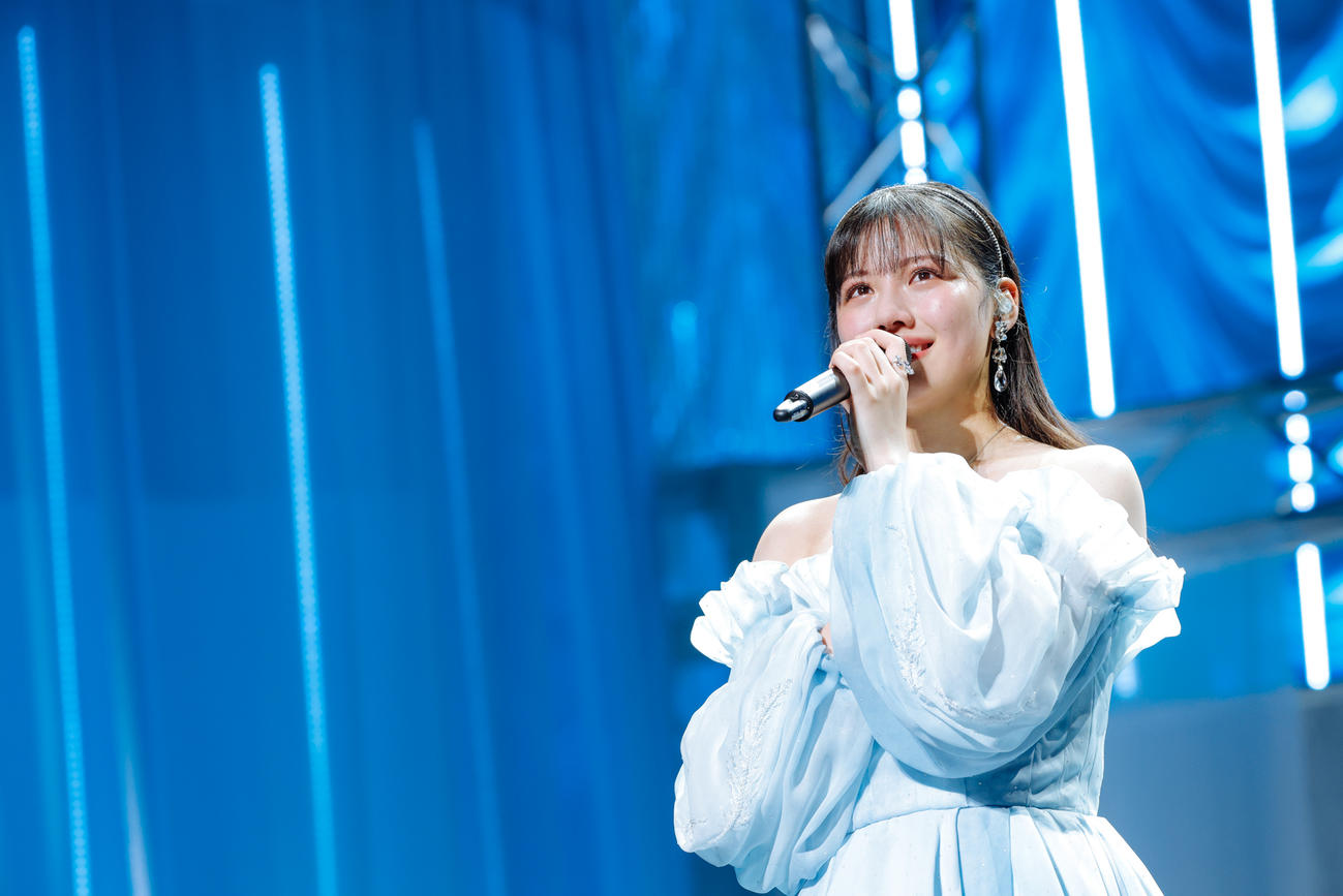 自身の卒業セレモニーでスピーチする日向坂46渡邉美穂（撮影・上山陽介氏）