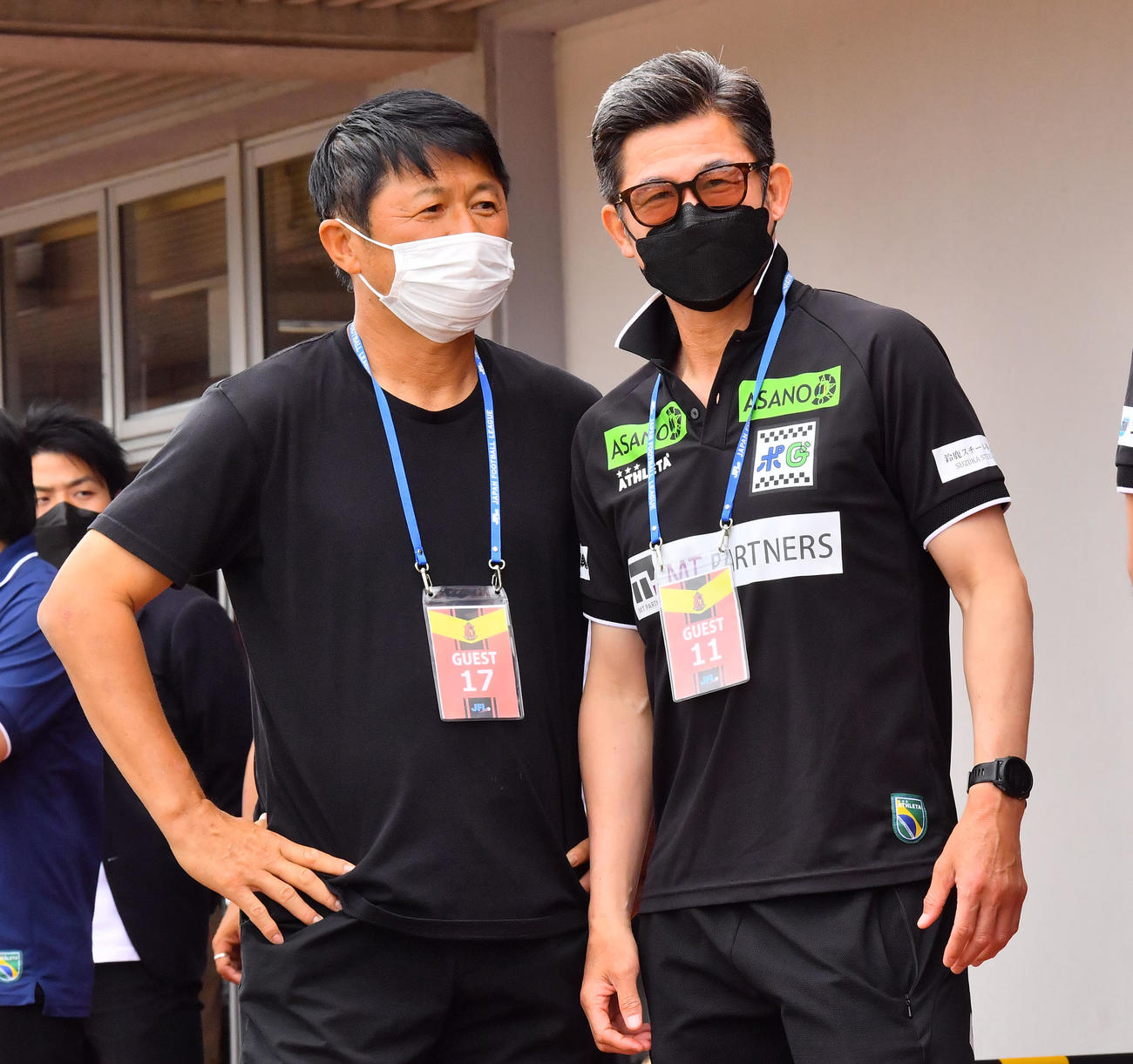武田修宏氏（左）とカズ（2022年6月5日撮影）