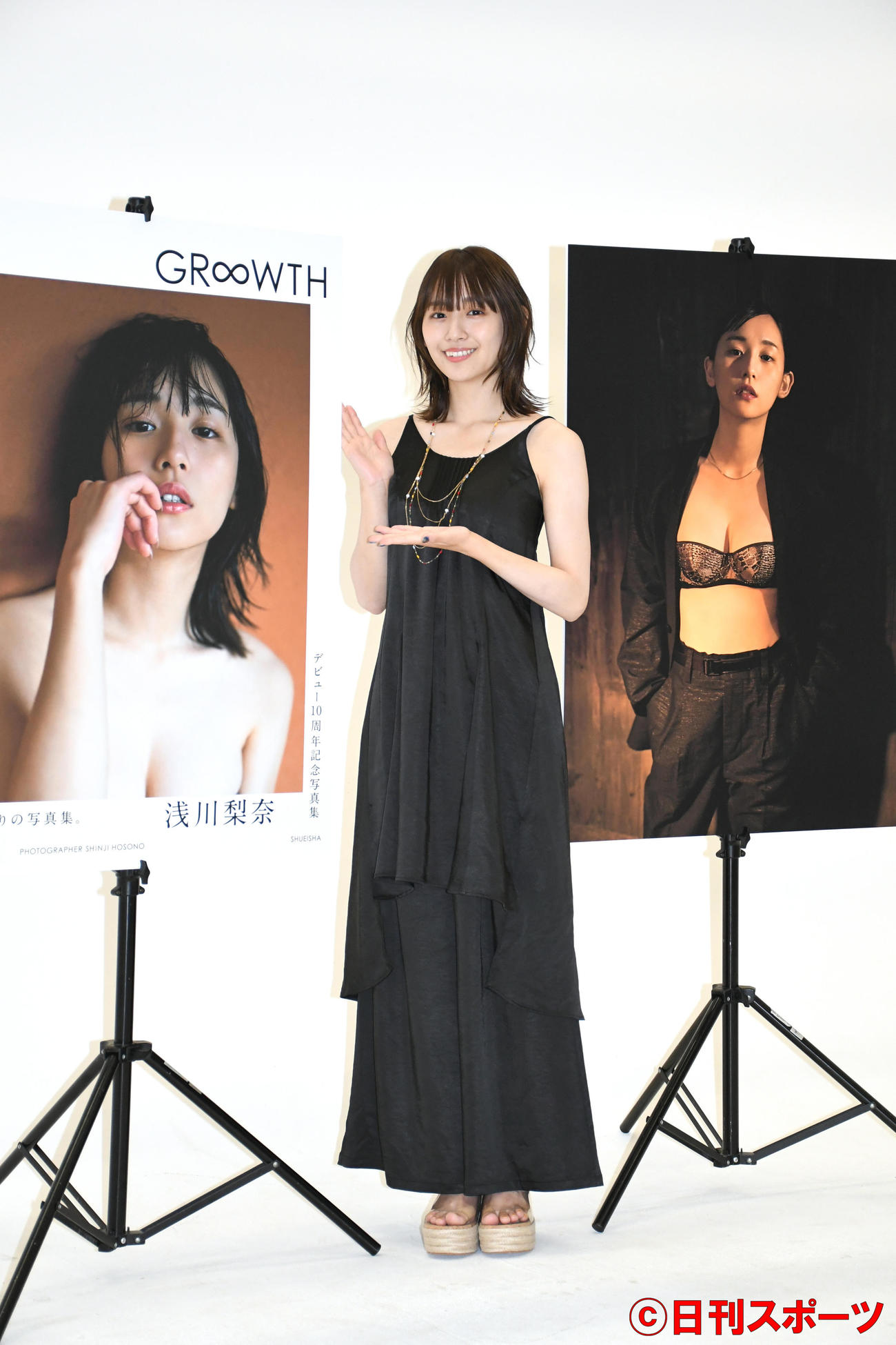デビュー10周年記念写真集「GR∞WTH」発売イベントを行った浅川梨奈（撮影・大友陽平）