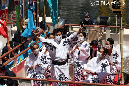 中村鴈治郎、松本幸四郎ら参加「七月大歌舞伎」船乗り込み道頓堀川で３年ぶり開催