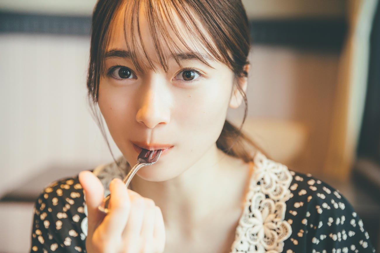 櫻坂46守屋麗奈ファースト写真集の先行カット