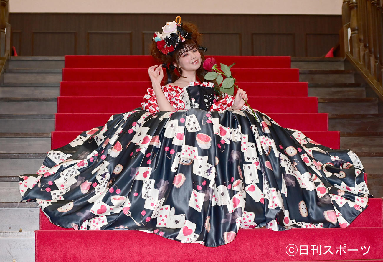 自らデザイン、プロデュースしたウェディングドレス「LUNAMARIA」新作発表会に臨んだ春奈るな（撮影・小沢裕）