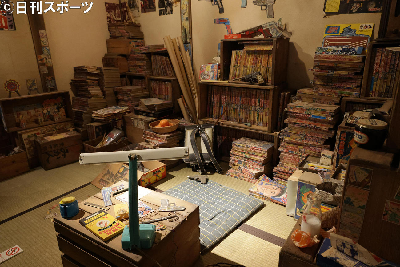 「鈴木敏夫とジブリ展」に再現されたスタジオジブリ鈴木敏夫プロデューサー幼少期の自室（撮影・中島郁夫）