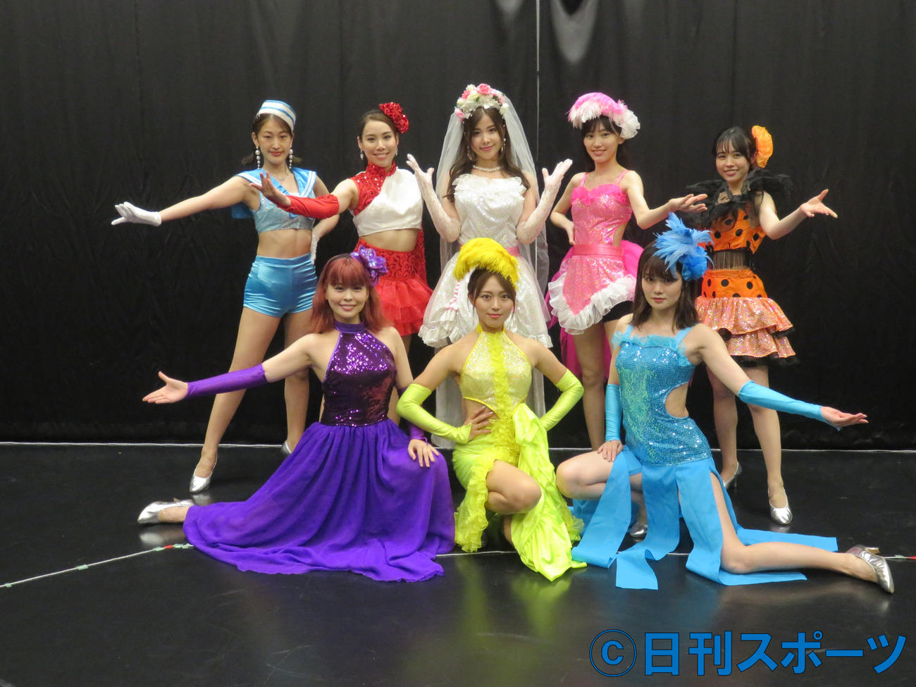 舞台「舞姫～ディーヴァ～」に出演する、前列左から水嶋ミナ、兵藤美帆、中野郁海、後列左から沢田美蘭、可知杏奈、倉田瑠夏、工藤成珠、佐野愛花