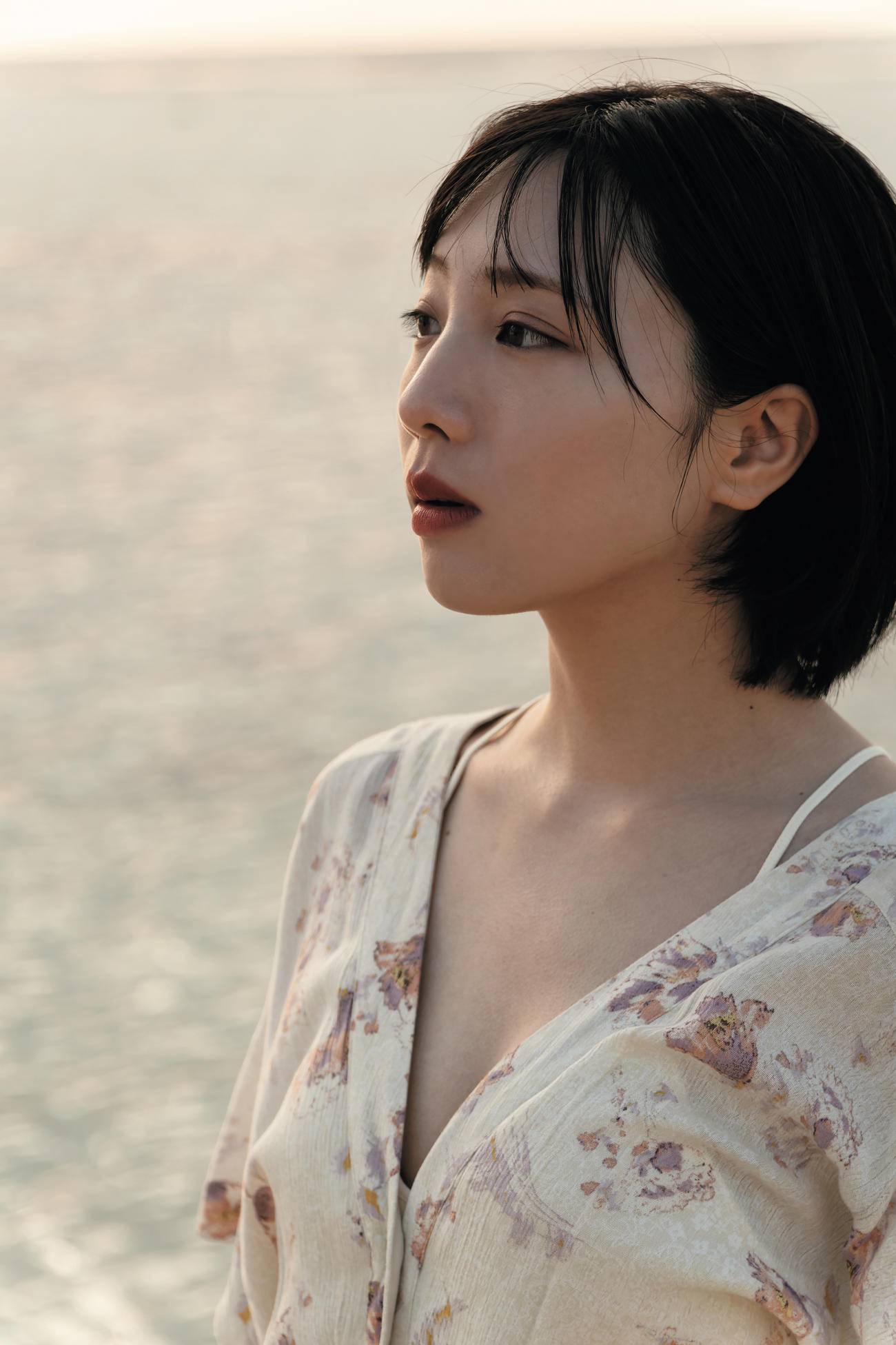能條愛未の写真集「カーテンコール」カット