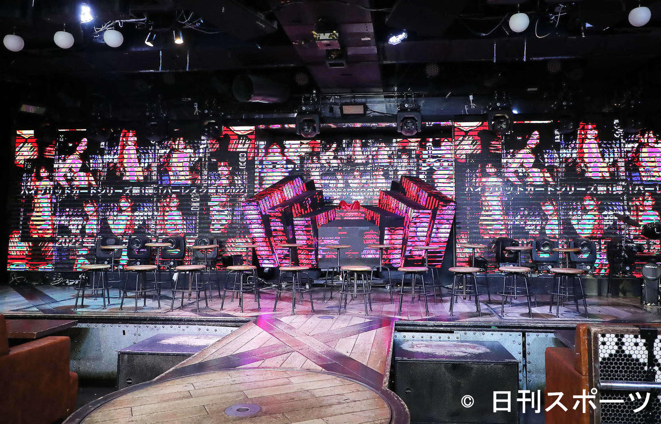 ハイブリッドカードシリーズ第1弾「バーレスク東京2022」発売記念イベントが行われたバーレスク東京（撮影・河田真司）