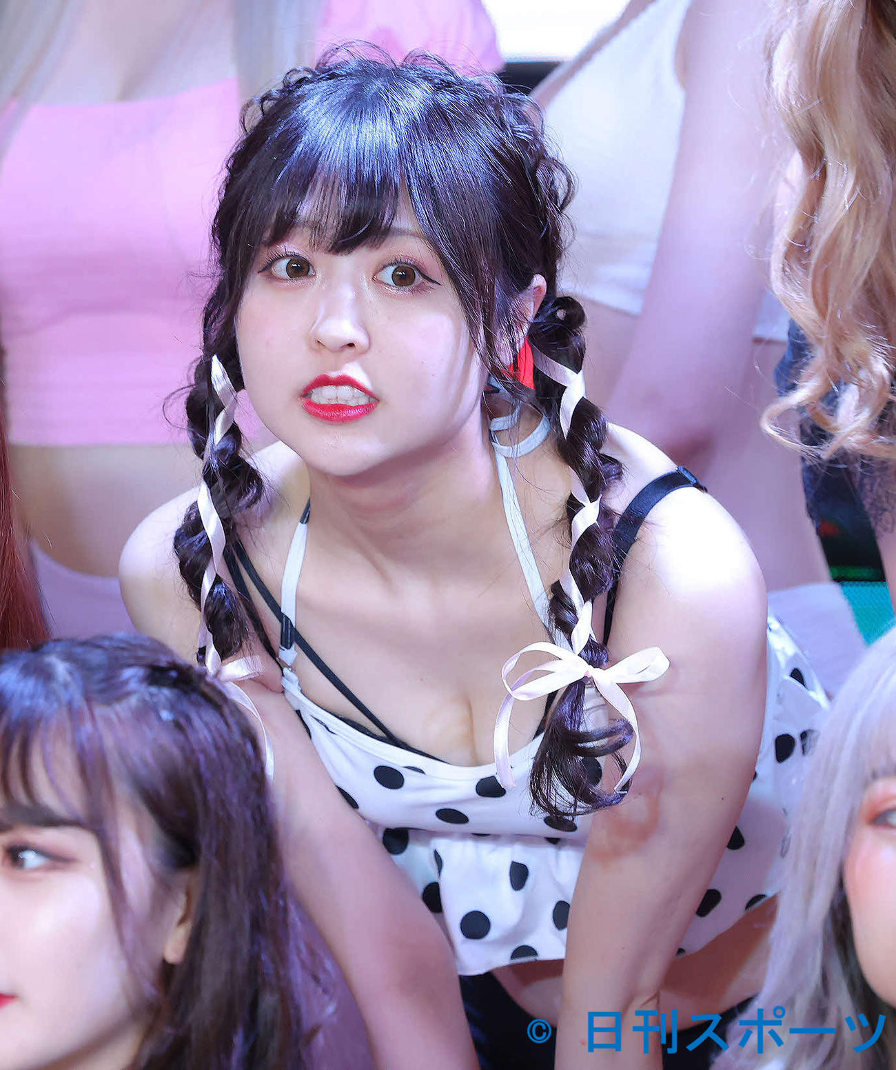ハイブリッドカードシリーズ第1弾「バーレスク東京2022」発売記念イベントに臨むピピ（撮影・河田真司）