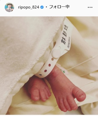 自身のインスタグラムで第1子出産を報告した三秋里歩