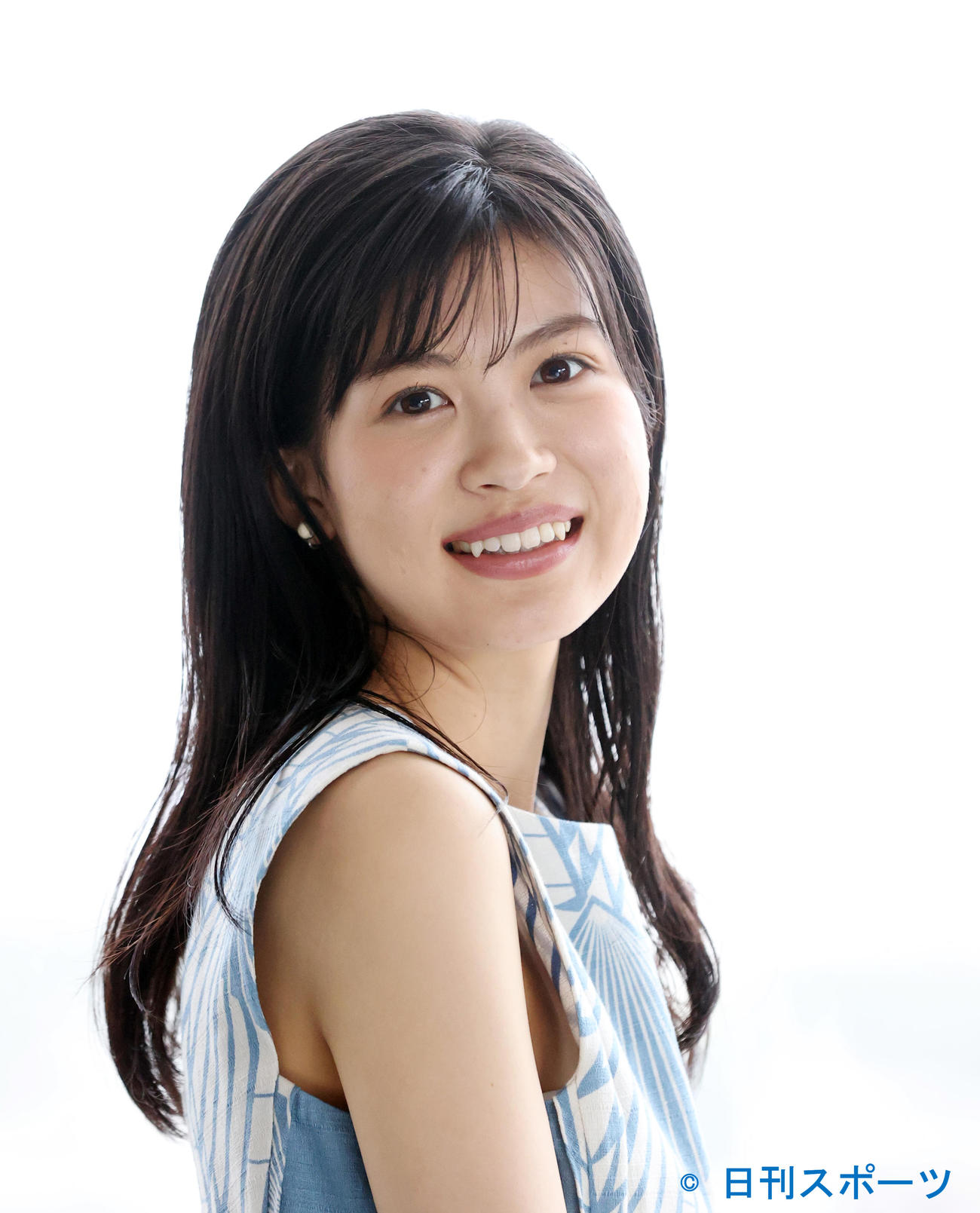 連続ドラマ初主演を務める中田青渚は、透明感るあふれる笑顔を見せる（撮影・浅見桂子）