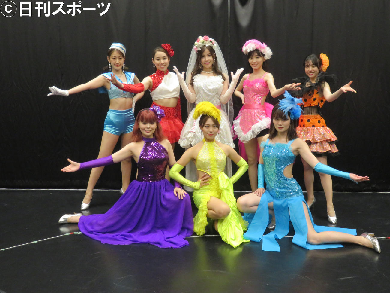 舞台「舞姫～ディーヴァ～」に出演する、前列左から水嶋ミナ、兵藤美帆、中野郁海、後列左から沢田美蘭、可知杏奈、倉田瑠夏、工藤成珠、佐野愛花