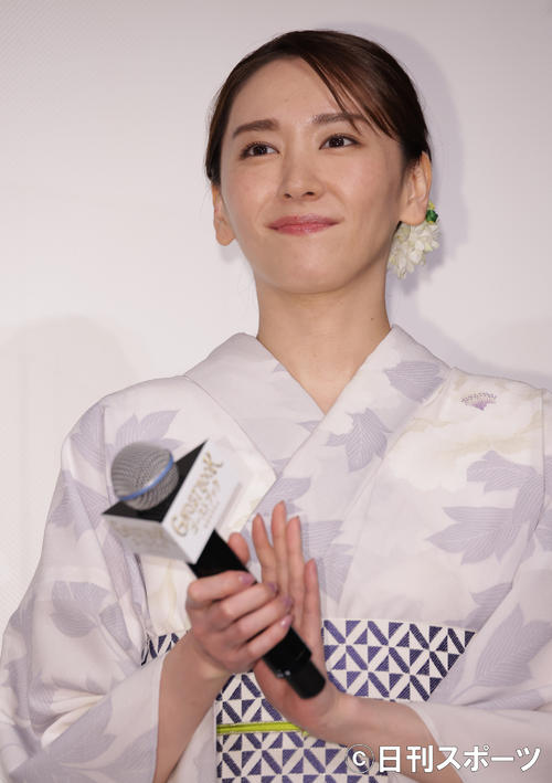 映画「ゴーストブック　おばけずかん」公開直前イベントで艶やかな浴衣姿を披露した新垣結衣（撮影・中島郁夫）