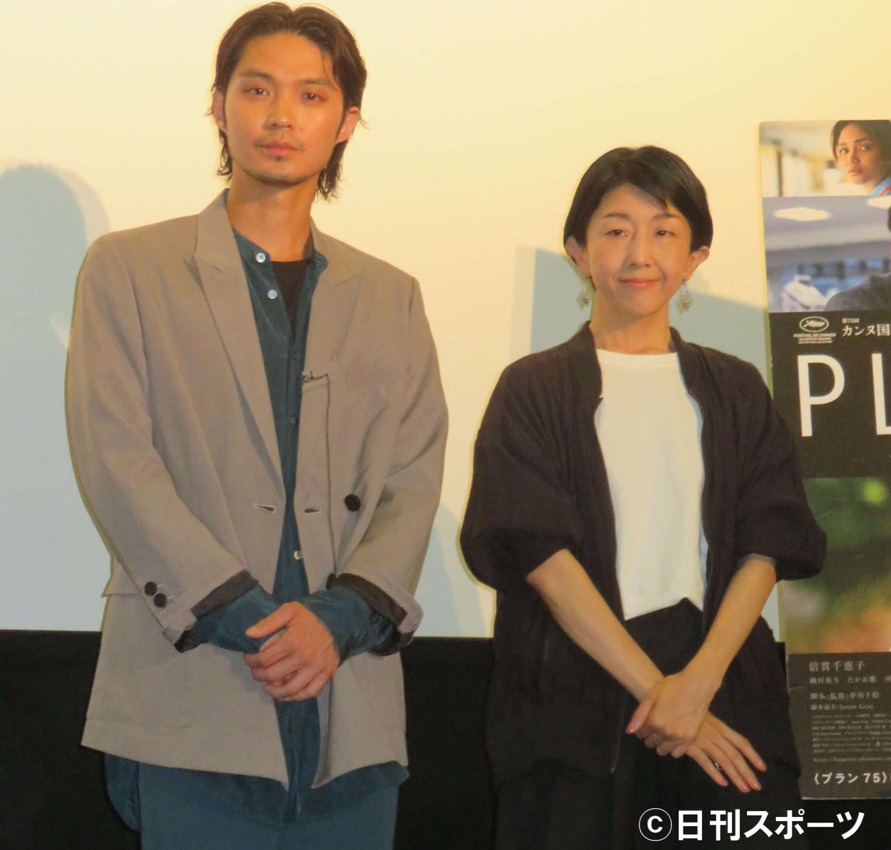 映画「PLAN 75」大ヒット記念舞台あいさつに登壇した、磯村勇斗と早川千絵監督（撮影・村上幸将）