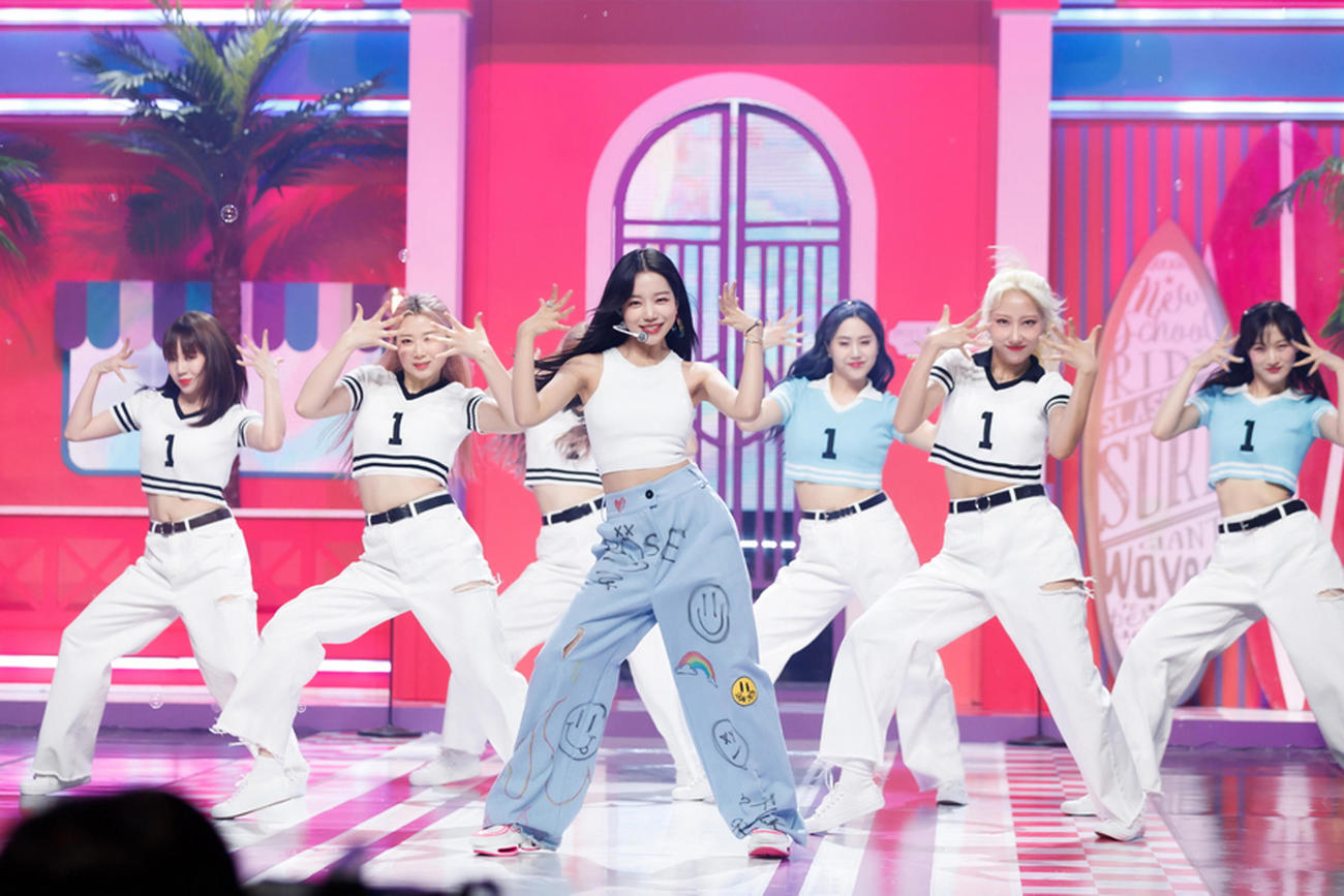 「M COUNTDOWN」で歌唱する、チョ・ユリ（C）CJ ENM Co. Ltd， All Rights Reserved