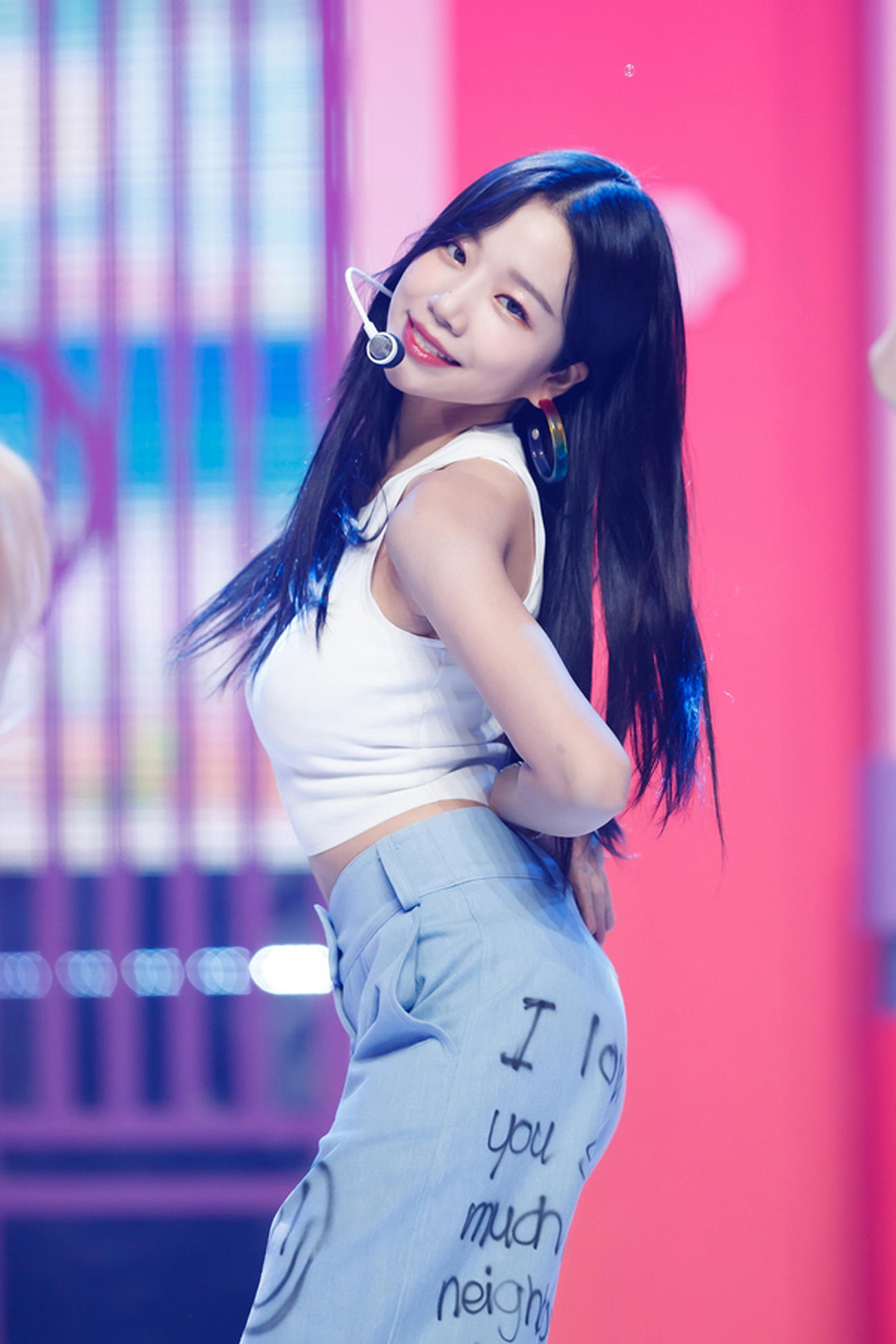 「M COUNTDOWN」で歌唱する、チョ・ユリ（C）CJ ENM Co. Ltd， All Rights Reserved