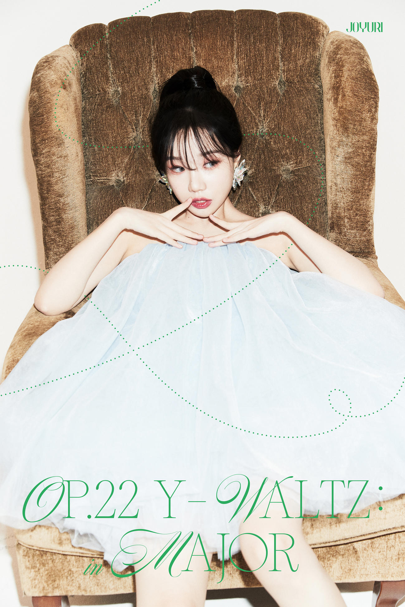 チョ・ユリ初のミニアルバム「Op．22Y－Waltz：inMajor」（C）WAKEONE Co.,All Rights Reserved．