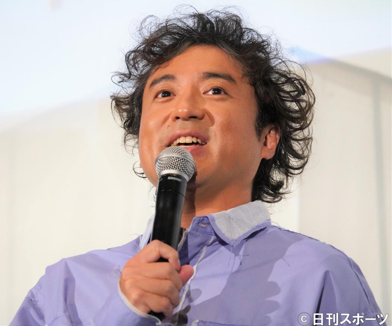 アニメ映画「ざんねんないきもの事典」の初日舞台あいさつに出席したムロツヨシ（撮影・佐藤成）