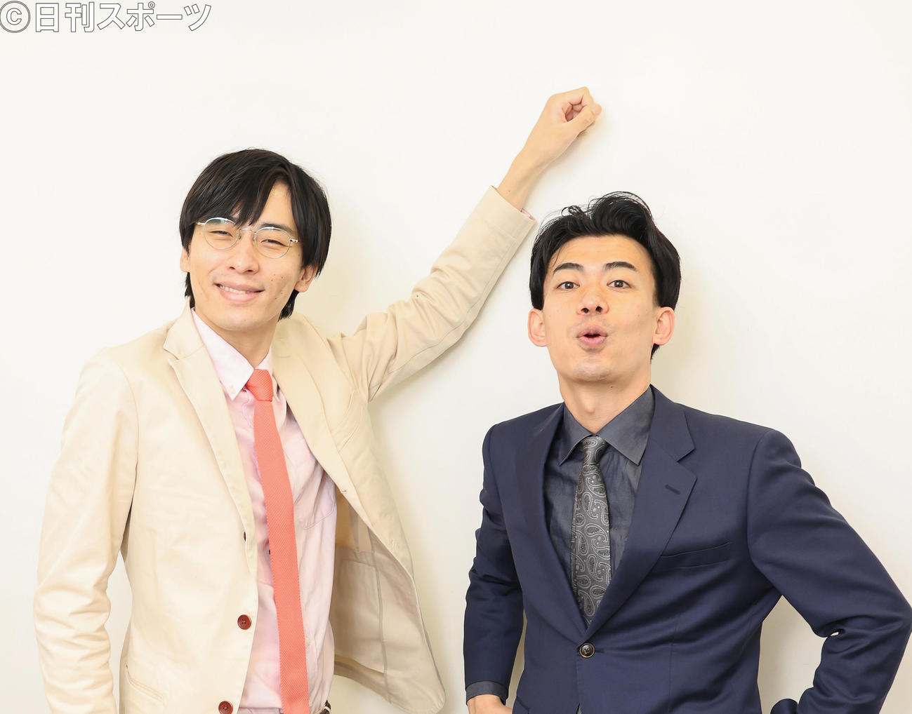カベポスターの永見大吾（左）と浜田順平（2022年4月撮影）