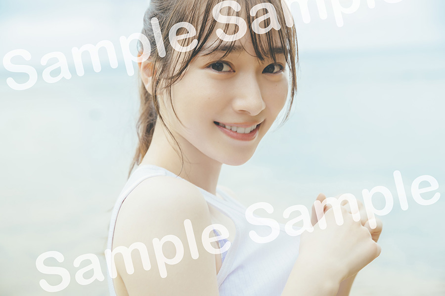 櫻坂46守屋麗奈ファースト写真集の紀伊国屋書店本店バージョンポストカード（撮影／東京祐）