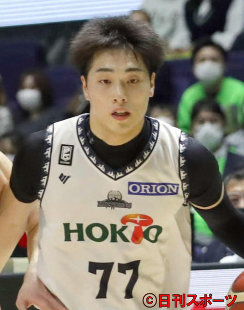 岡田侑大（2022年3月撮影）