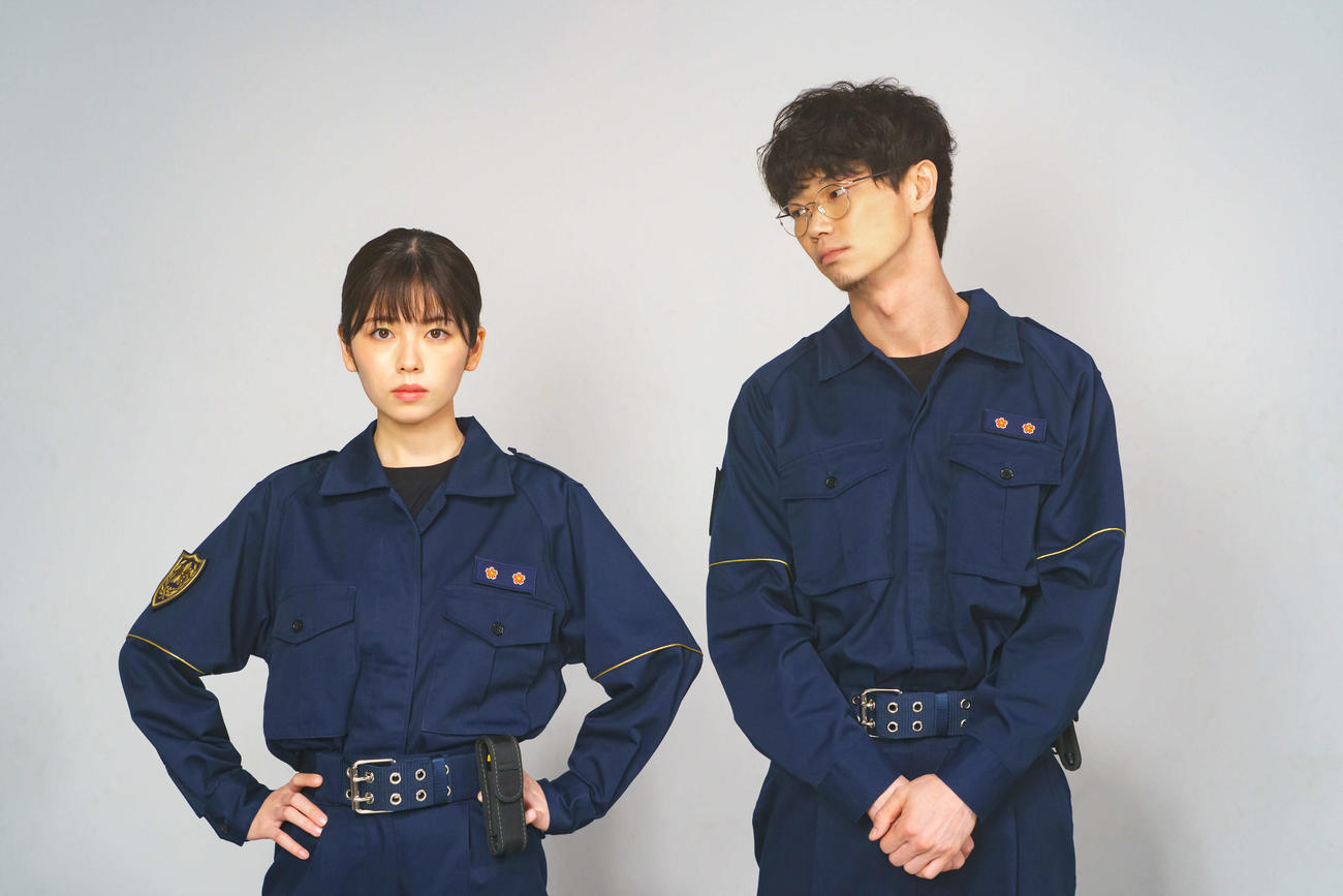 NHKコメディードラマ「事件は、その周りで起きている」に主演する小芝風花と共演の笠松将