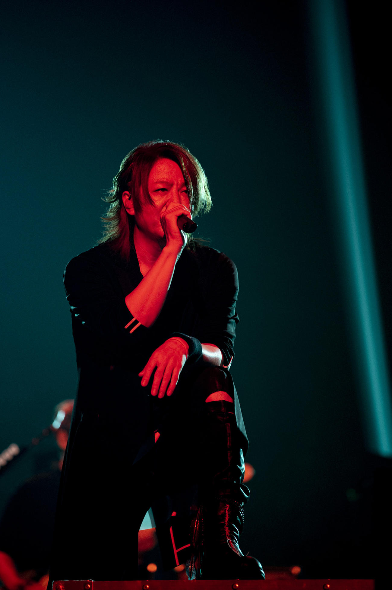1000回目のライブで歌唱する、GLAYのTERU
