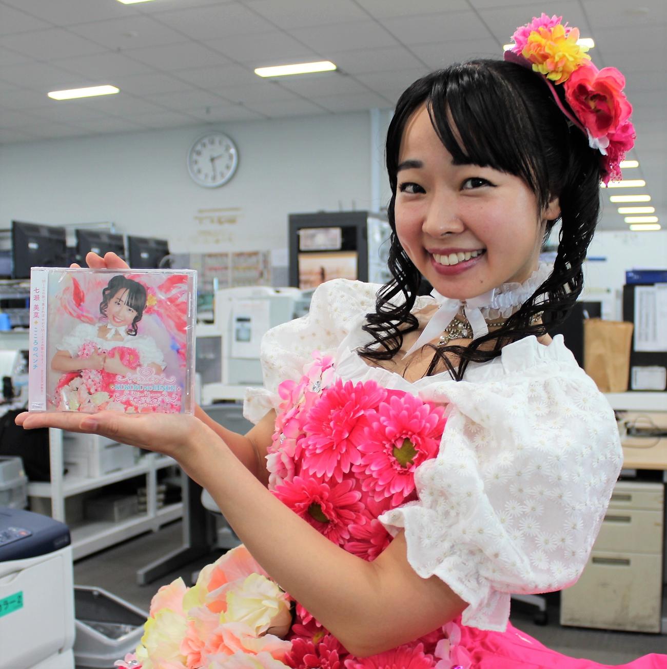 アルバムPRのために日刊スポーツに来社した七瀬美菜（撮影・鎌田敏晴）