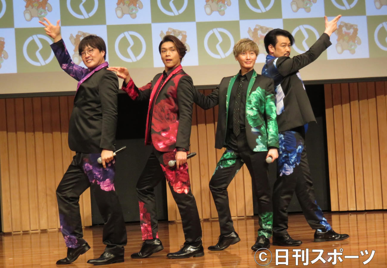 純烈。左から酒井一圭、白川裕二郎、後上翔太、小田井涼平（2022年3月撮影）