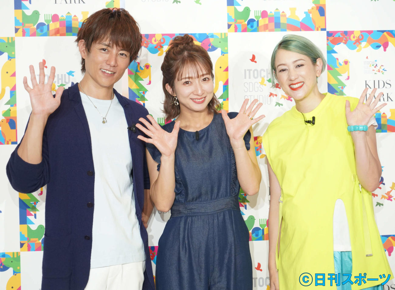 「ITOCHU SDGs STUDIO KIDS PARK」のオープン記念イベントに出席した、左から杉浦太陽、辻希美、SHELLY（撮影・佐藤成）
