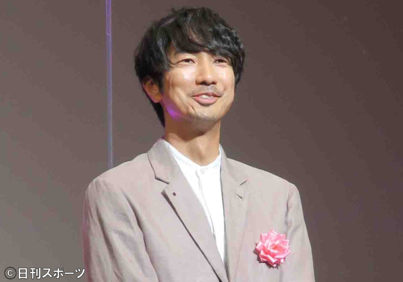 「第12回衛星放送協会オリジナル番組アワード」で主演ドラマ「#居酒屋新幹線」が3部門を受賞し、喜びを語る眞島秀和