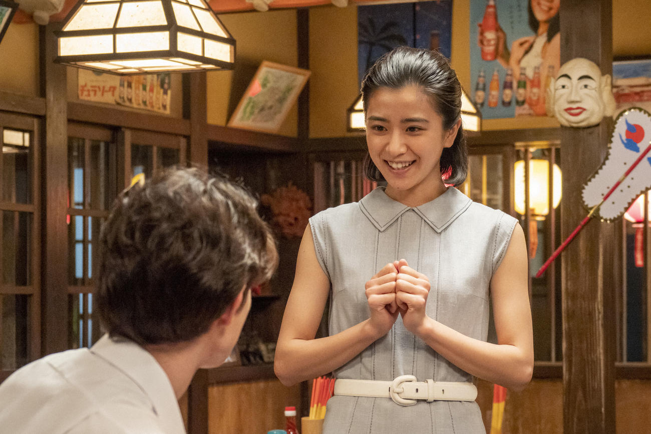 朝ドラ「ちむどんどん」より。比嘉暢子（黒島結菜）は青柳和彦との結婚に反対する和彦の母・重子を説得する作戦を思いつく(C)NHK