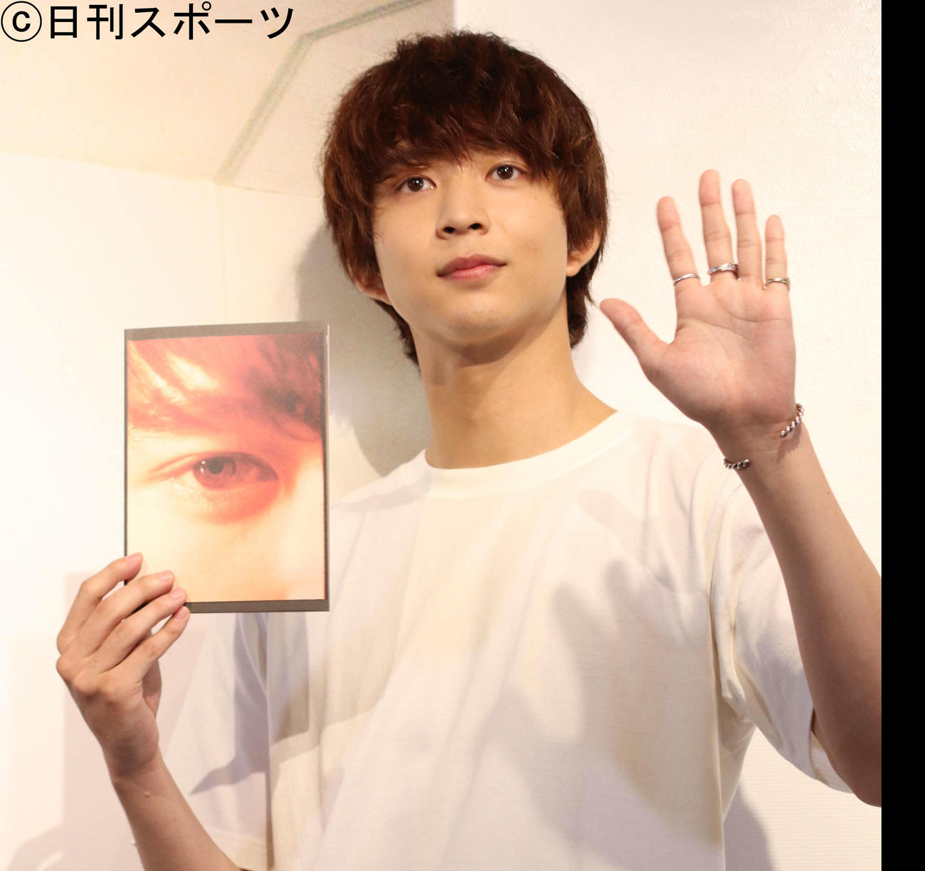 「ZJINE展＆グッズPOP UP　ストア」取材会に出席した、鈴木仁（撮影・加藤理沙）