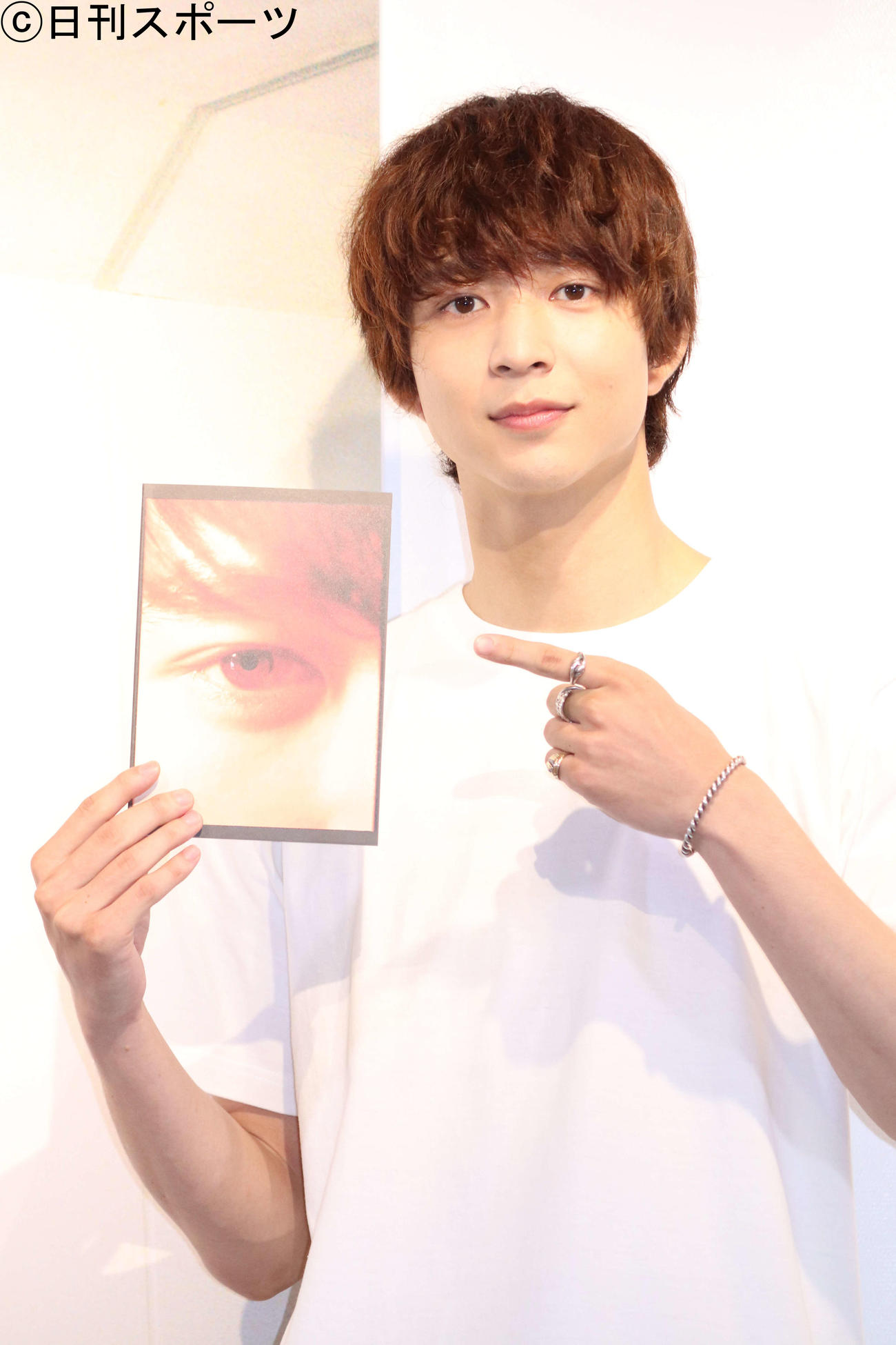「ZJINE展＆グッズPOP UP　ストア」取材会に出席した、鈴木仁＝2022年7月22日