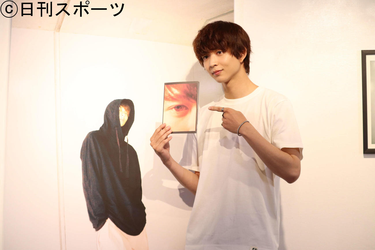 「ZJINE展＆グッズPOP UP　ストア」取材会に出席した、鈴木仁（撮影・加藤理沙）