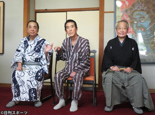 ヘルメットとゴーグル 三遊亭円楽（楽太郎）さん私物です 三遊亭円楽「まだ、死んでねえよ」毒舌健在、円楽一門会に元気な姿 1