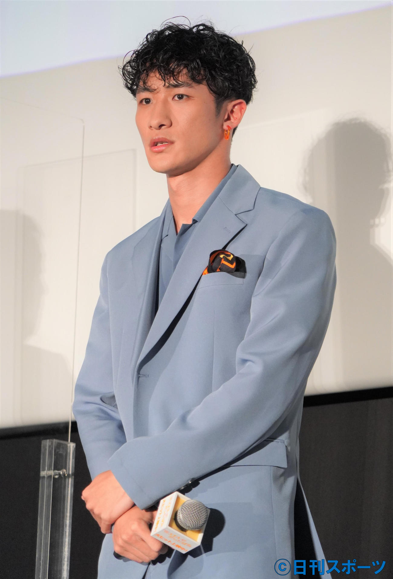主演映画「モエカレはオレンジ色」の舞台あいさつに出席したSnow Man岩本照（撮影・佐藤成）