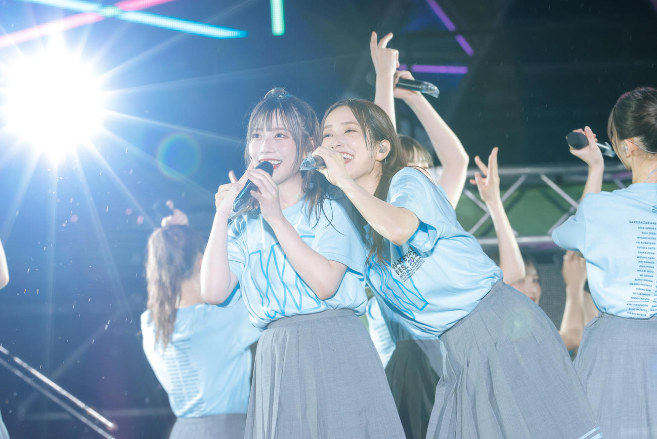 野外ライブ「W－KEYAKI FES．　2022」を開催した日向坂46（撮影・上山陽介氏）