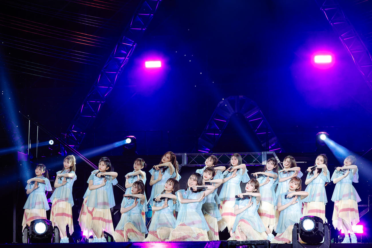 野外ライブ「W－KEYAKI FES．　2022」を開催した日向坂46（撮影・上山陽介氏）