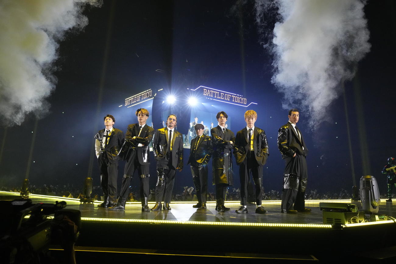 「BATTLE OF TOKYO TIME 4 Jr．EXILE」でのGENERATIONS。、左から小森隼、白濱亜嵐、数原龍友、中務裕太、片寄涼太、佐野玲於、関口メンディー