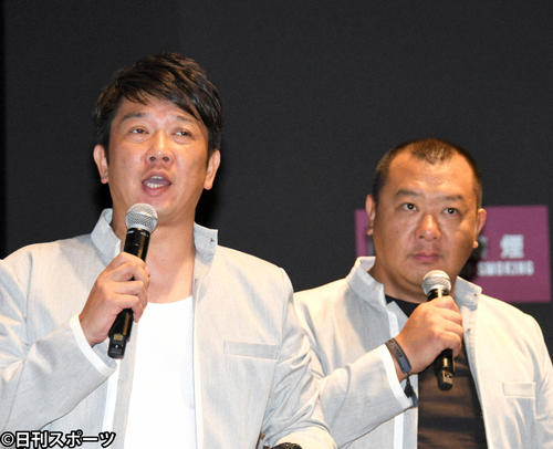 TKO木本武宏(左)と木下隆行(2019年撮影)