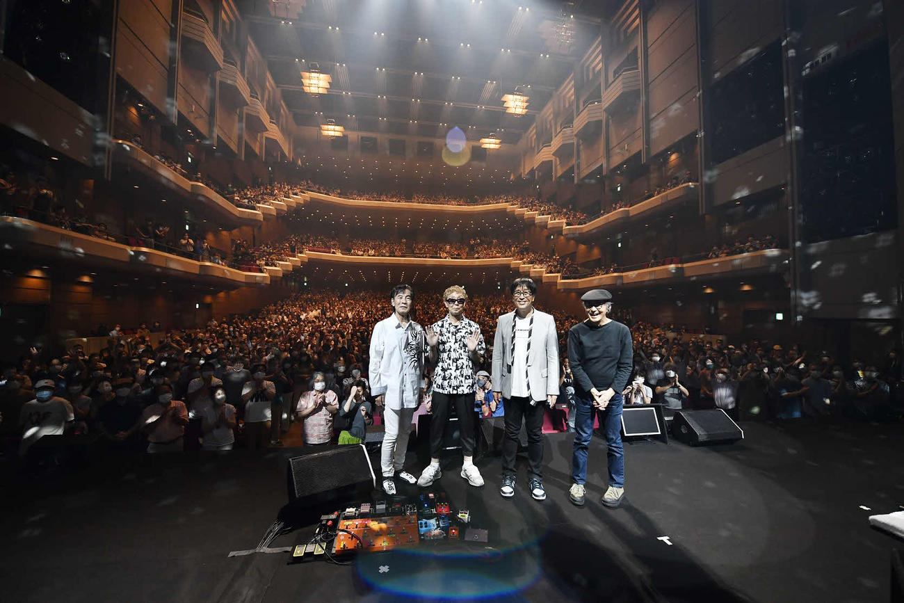ライブを行ったSKYE。左から鈴木茂、小原礼、松任谷正隆、林立夫