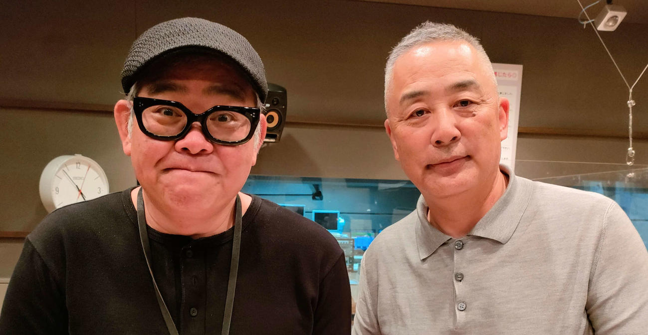 8月8日放送のABCラジオ「ラジオパーソナリティ帝王への道！兵動大樹の十番勝負」に出演する吉本興業の岡本昭彦社長（右）とお笑いコンビ、矢野・兵藤の兵動大樹