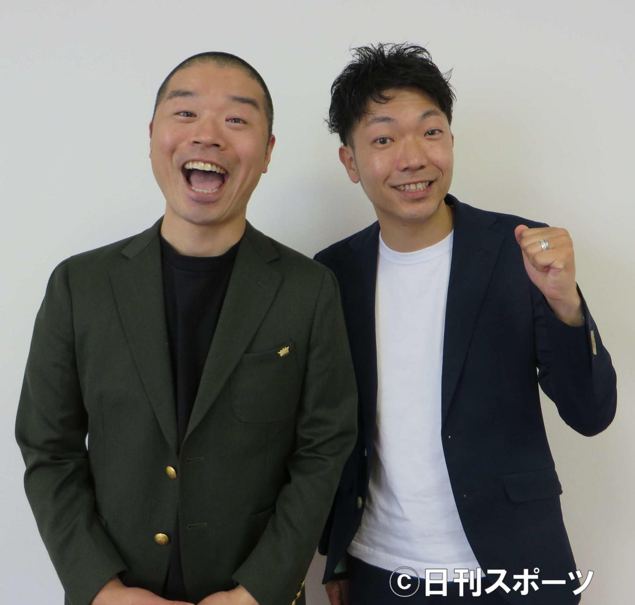アキナの山名文和（左）と秋山賢太