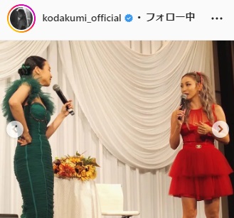 ステージ上でトークするmisono（左）と倖田（倖田來未のインスタグラムより）