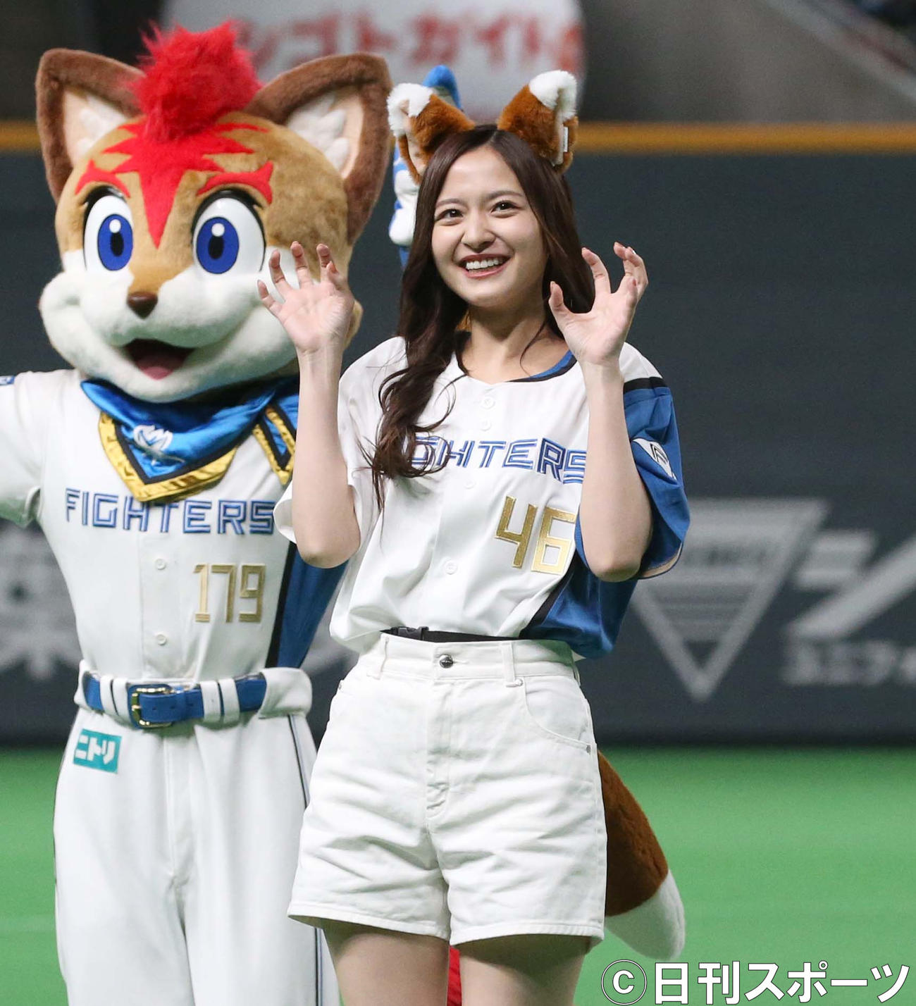 日本ハム対ソフトバンク　「きつねダンス」を披露する乃木坂46の金川紗耶（撮影・黒川智章）