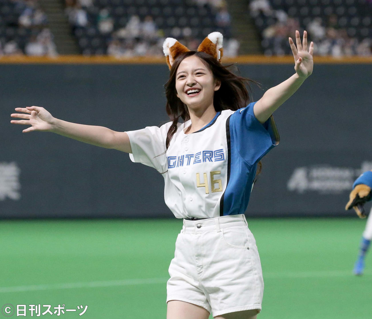 日本ハム対ソフトバンク　「きつねダンス」を披露する乃木坂46の金川紗耶（撮影・黒川智章）