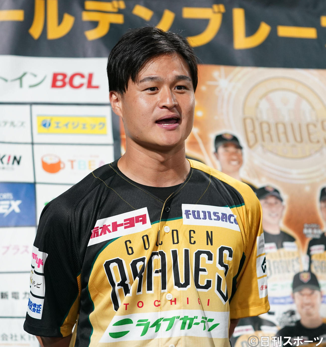 栃木対茨城　試合後、取材に応じる栃木・ティモンディの高岸宏行（撮影・横山健太）
