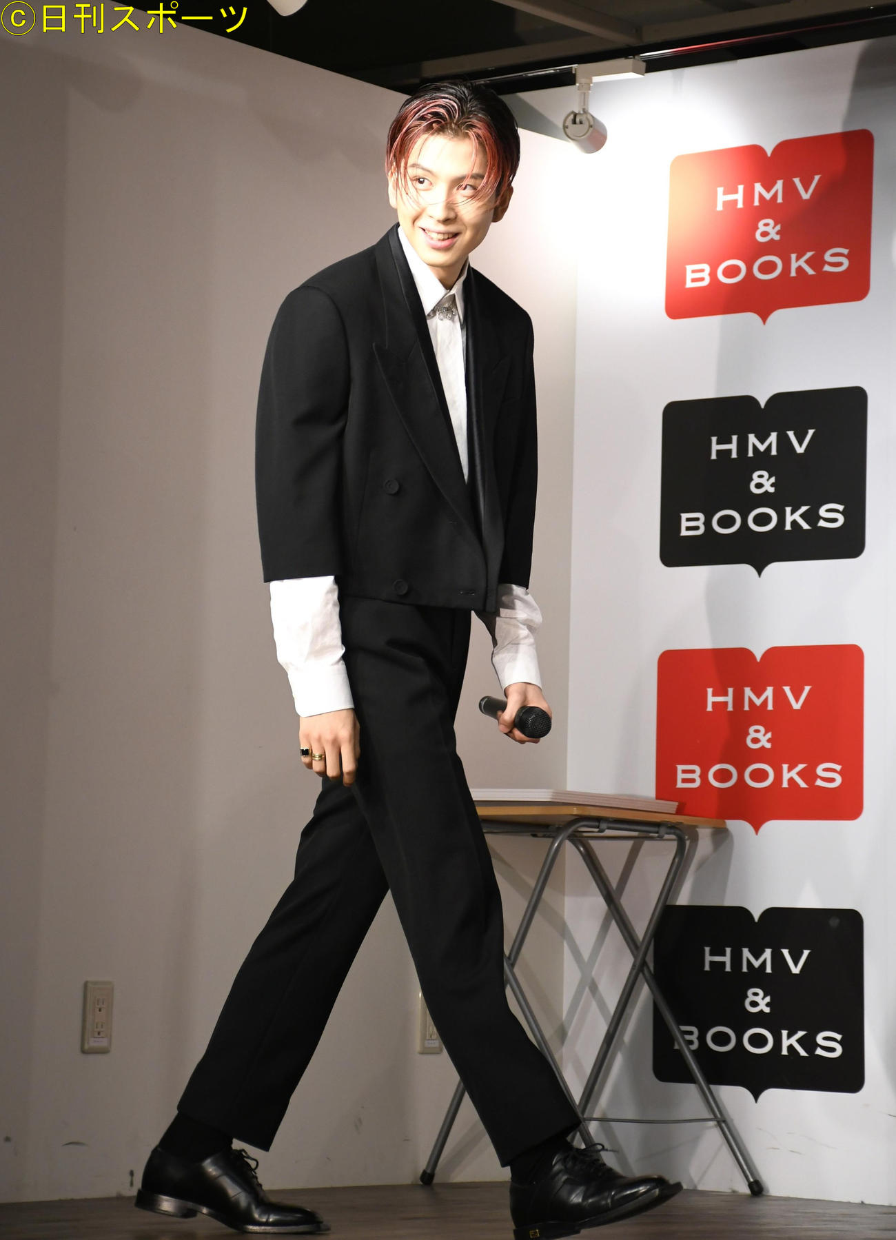 ファースト写真集「CHARACTER」発売イベントに出席したTHE RAMPAGE長谷川慎（撮影・大友陽平）